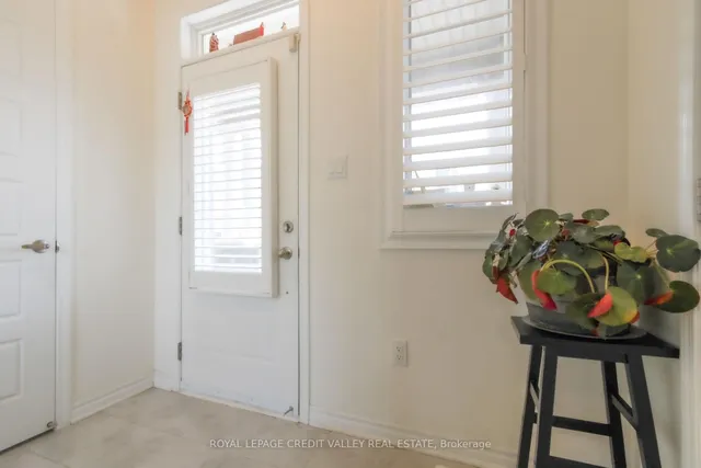 Additional image 5 of 1229 Rose Way