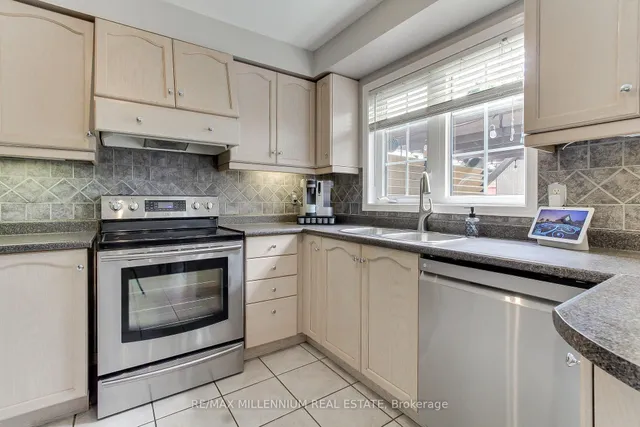 Additional image 12 of 60 Mainard Cres