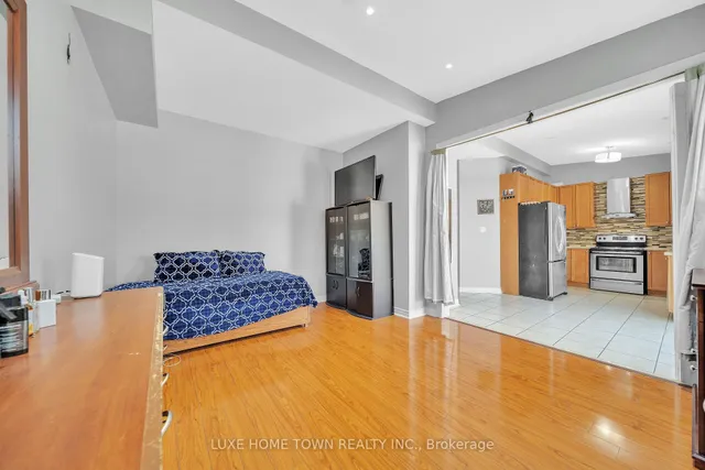 Additional image 11 of 33 Hybrid St