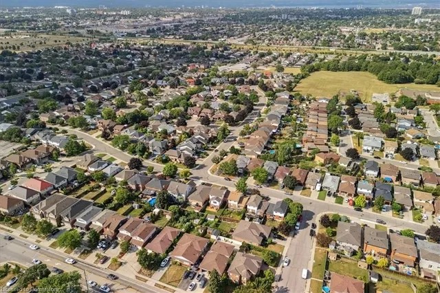 Additional image 34 of 540 Rexford Dr