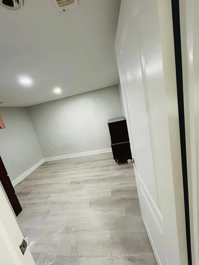 Additional image 12 of 1 Studley St