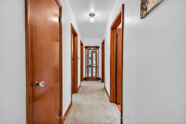 Additional image 15 of 961 Danforth Ave