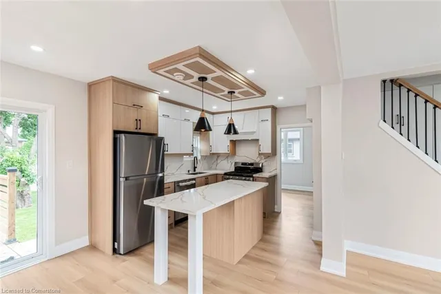 Additional image 16 of 588 Barnaby St