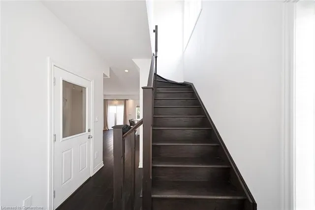 Additional image 29 of 47 Madonna Dr