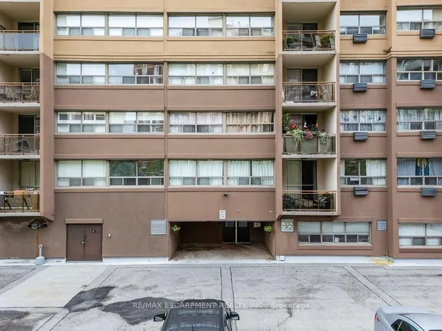 Additional image 3 of 1950 Main St Unit 202