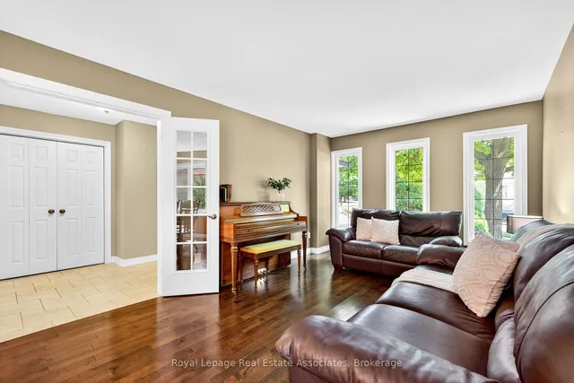 Additional image 6 of 29 Laurendale Ave