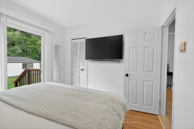 Additional image 19 of 64 Vola Crt