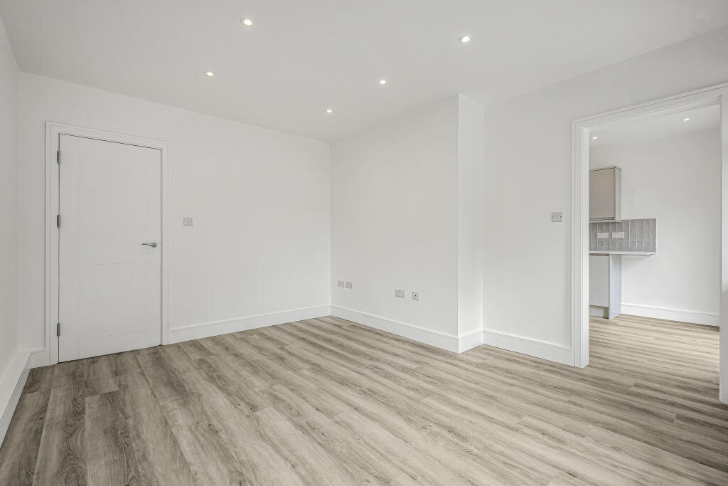 Additional image 3 of Breakmead, Welwyn Garden City, Hertfordshire, AL7