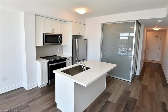 Additional image 8 of 450 Dundas St Unit 612