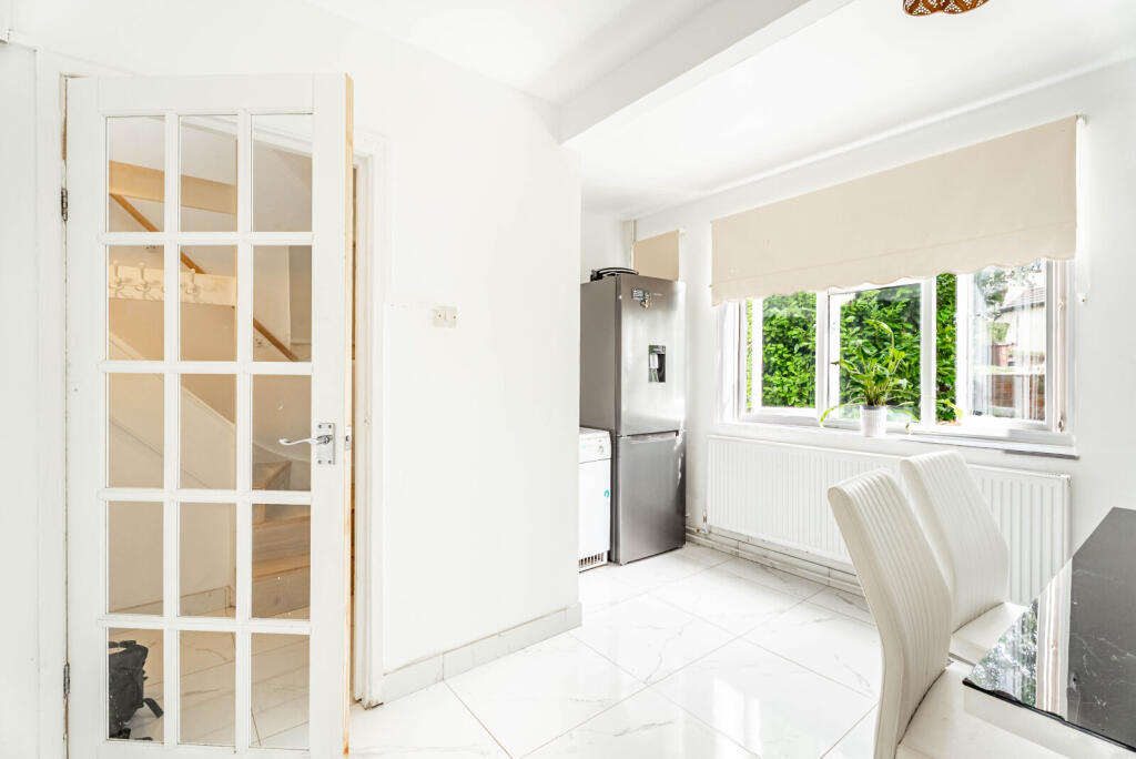 Additional image 7 of Roundfield Avenue, Harpenden, Hertfordshire, AL5