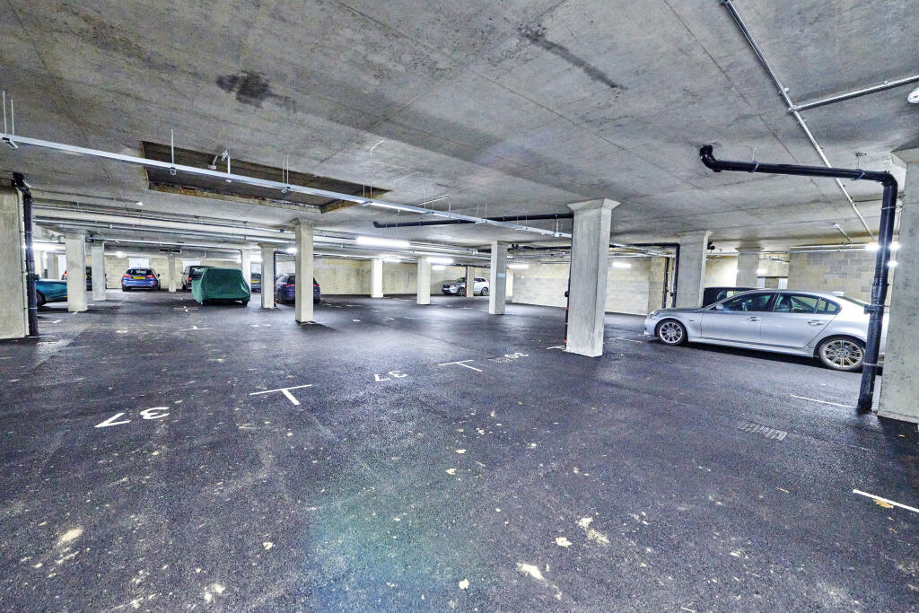 Additional image 14 of Gibbs Close, Harpenden, Herts, AL5