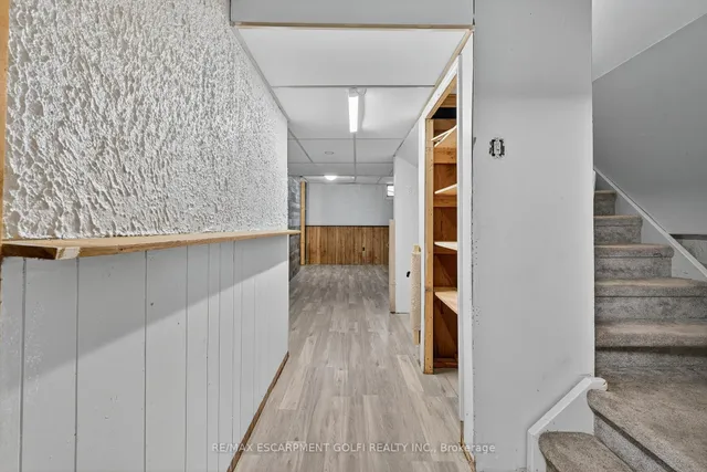 Additional image 24 of 59 Queenslea Dr Unit 7