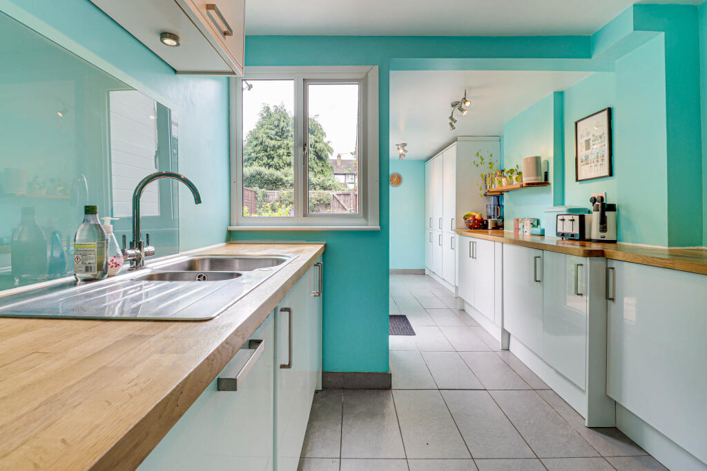 Additional image 5 of Sherwoods Rise, Harpenden, Hertfordshire, AL5