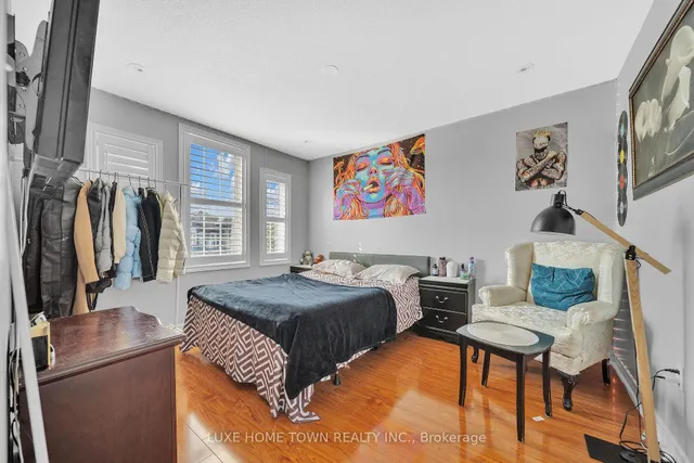 Additional image 28 of 33 Hybrid St