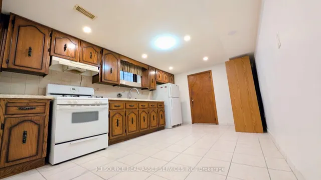 Additional image 10 of 934 Lawrence Rd