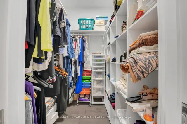 Additional image 32 of 1048 Dovercourt Ave