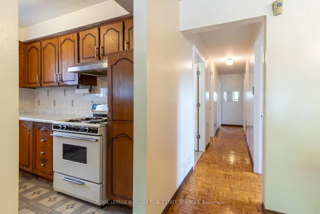 Additional image 10 of 3072 Parkgate Cres