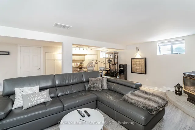 Additional image 28 of 119 Denison Ave