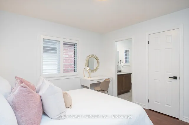 Additional image 34 of 319 Bessborough Dr