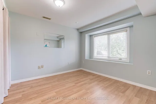 Additional image 37 of 2774 King St Unit 10