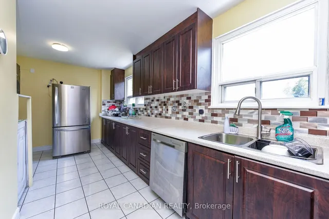 Additional image 16 of 21 Juniper Cres