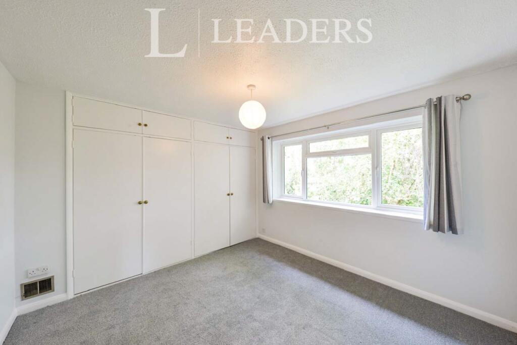 Additional image 5 of Avenue Road