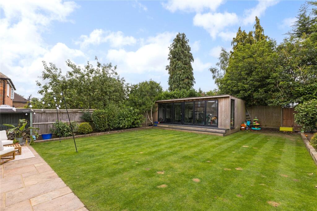 Additional image 19 of Gainsborough Avenue, St. Albans, Herts, AL1