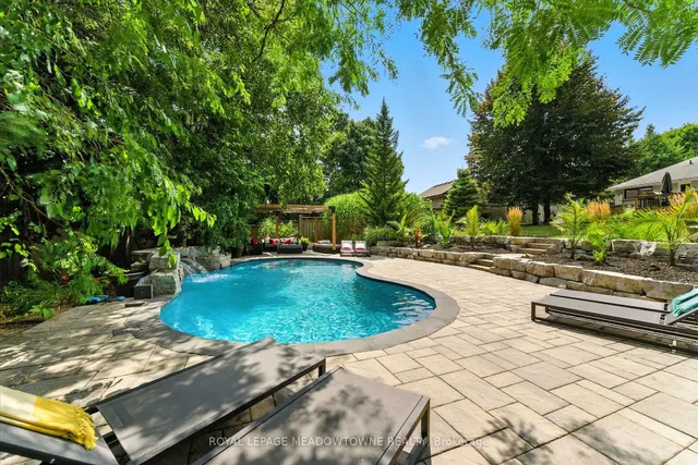 Additional image 47 of 18 Vanstraalen St