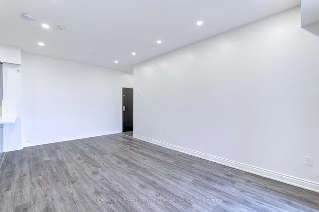 Additional image 11 of 2326 Taunton Rd Unit 303