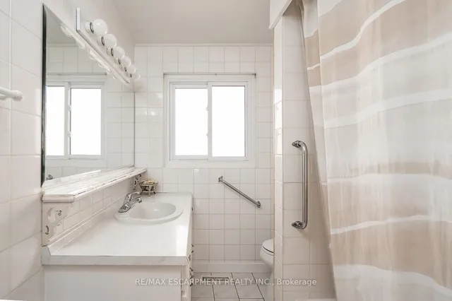 Additional image 24 of 652 Ardleigh Cres