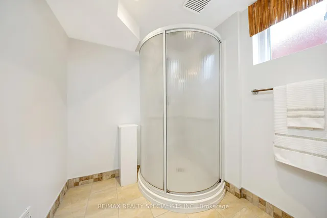 Additional image 35 of 212 Memorial Ave