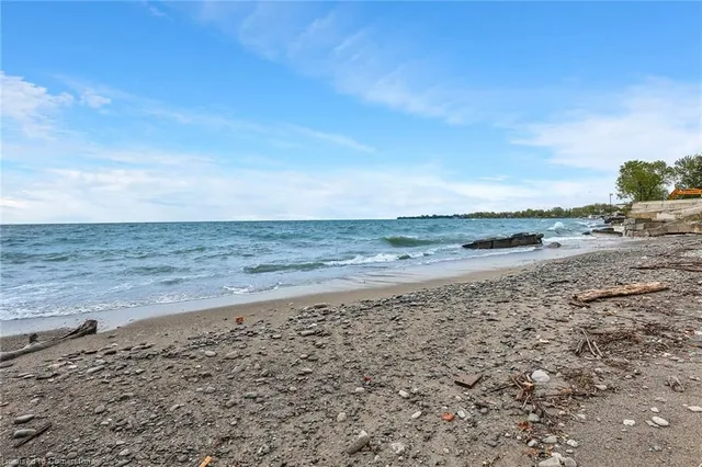 Additional image 25 of 1033 North Service Rd