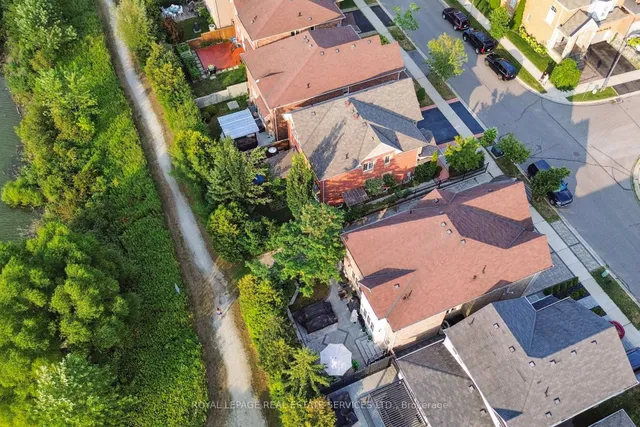 Additional image 39 of 641 Symons Cross