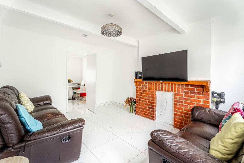 Additional image 13 of Roundfield Avenue, Harpenden, Hertfordshire, AL5