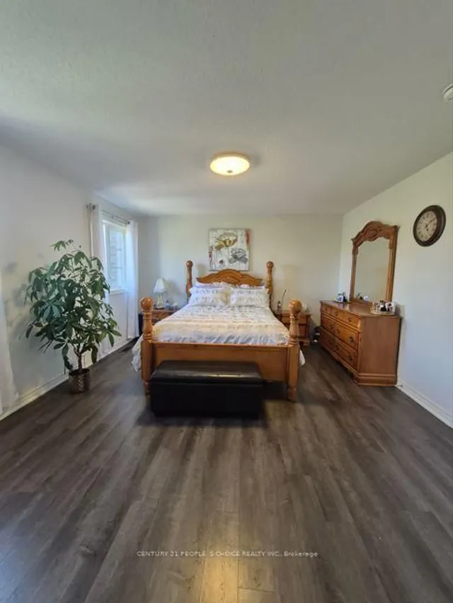 Additional image 35 of 71 Riverwalk Dr