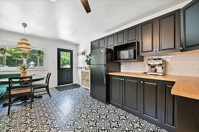 Additional image 14 of 94 Royal Ave