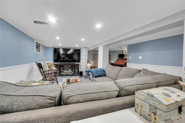 Additional image 28 of 118 East 6th St