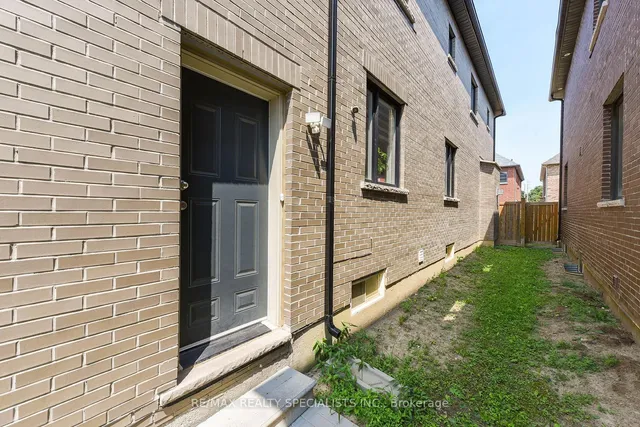 Additional image 48 of 27 Glacier Rd