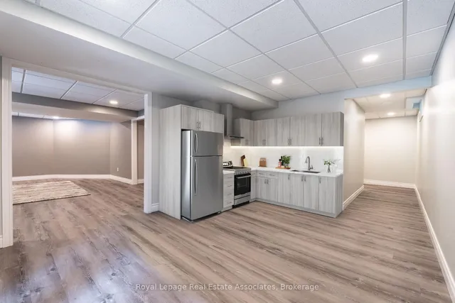 Additional image 31 of 29 Laurendale Ave