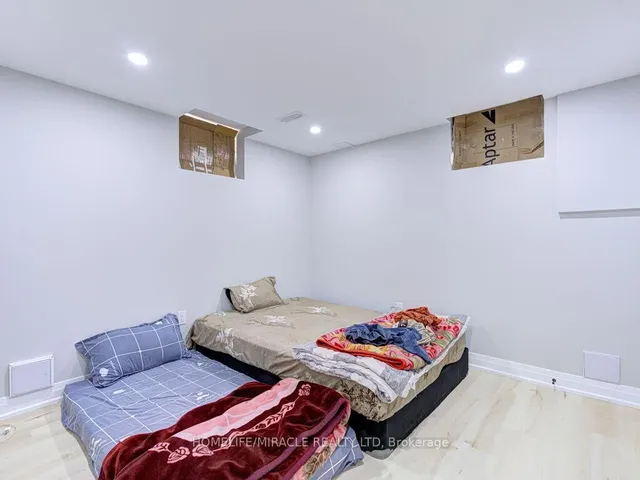 Additional image 41 of 8 Jenwood Cres