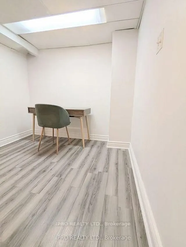 Additional image 26 of 52 Vodden Crt