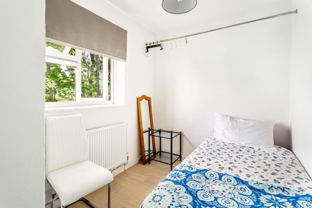 Additional image 10 of Roundfield Avenue, Harpenden, Hertfordshire, AL5