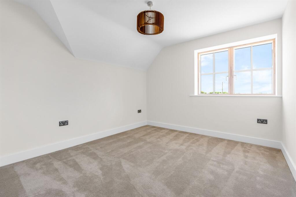 Additional image 27 of Rabley Heath Road, Welwyn