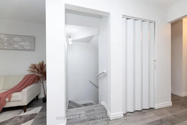 Additional image 35 of 1306 Guelph Line Unit Unit 3
