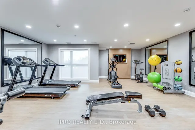 Additional image 30 of 128 GROVEWOOD Common Unit 205