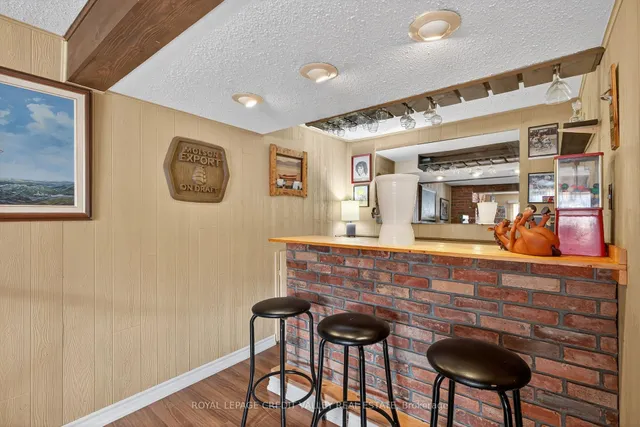 Additional image 31 of 60 Gondola Cres