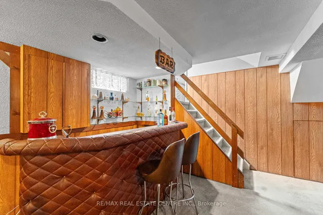 Additional image 28 of 48 Marblehead Cres