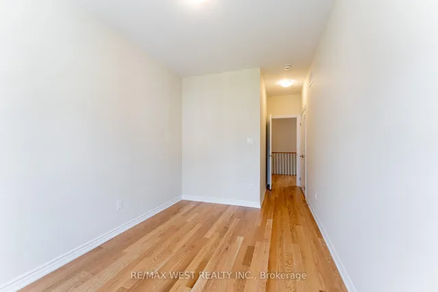 Additional image 28 of 1424 National Common