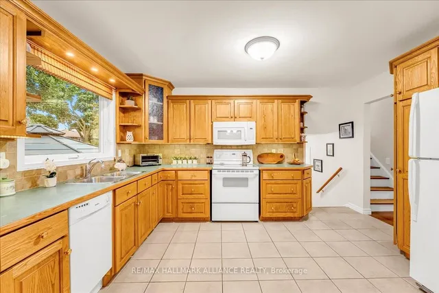 Additional image 15 of 26 Lockton Cres