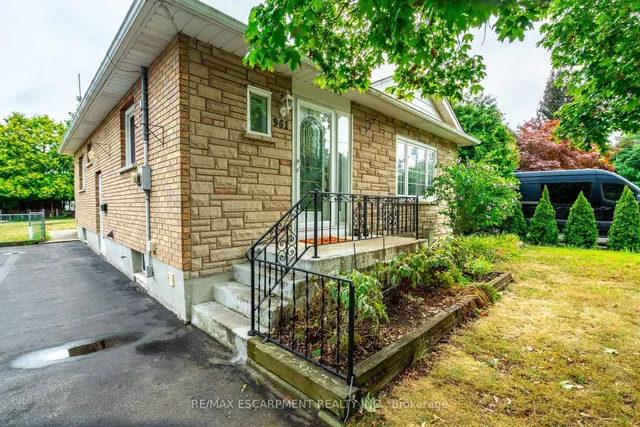 Additional image 6 of 961 Danforth Ave